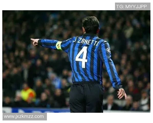 菲利维斯:从足球场上崭露头角到全球球迷心中的传奇人物 菲利维斯:从足球场上崭露头角到全球球迷心中的传奇人物