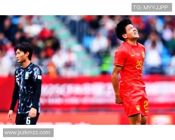 中国足球涌现新星 崭露头角的年轻球员带领中国足球崛起 中国足球涌现新星 崭露头角的年轻球员带领中国足球崛起